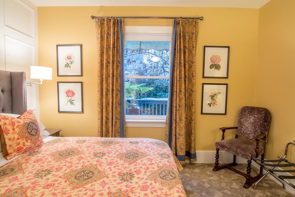 לאנגלי West End Guest House מראה חיצוני תמונה