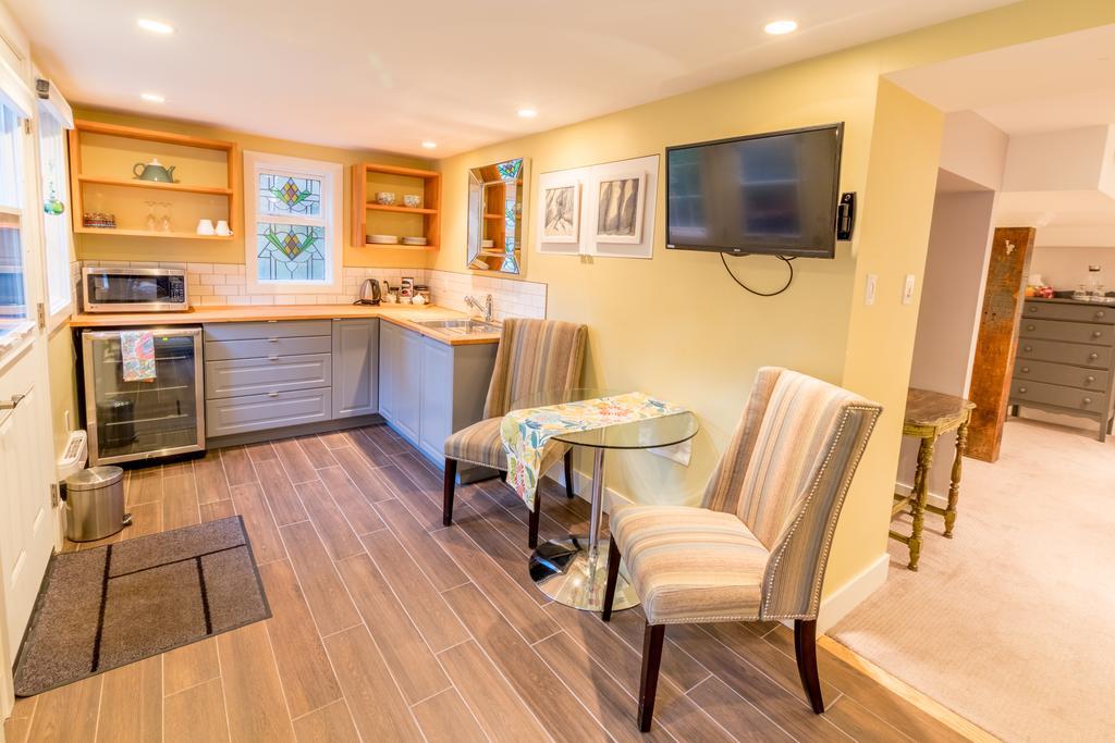 לאנגלי West End Guest House מראה חיצוני תמונה