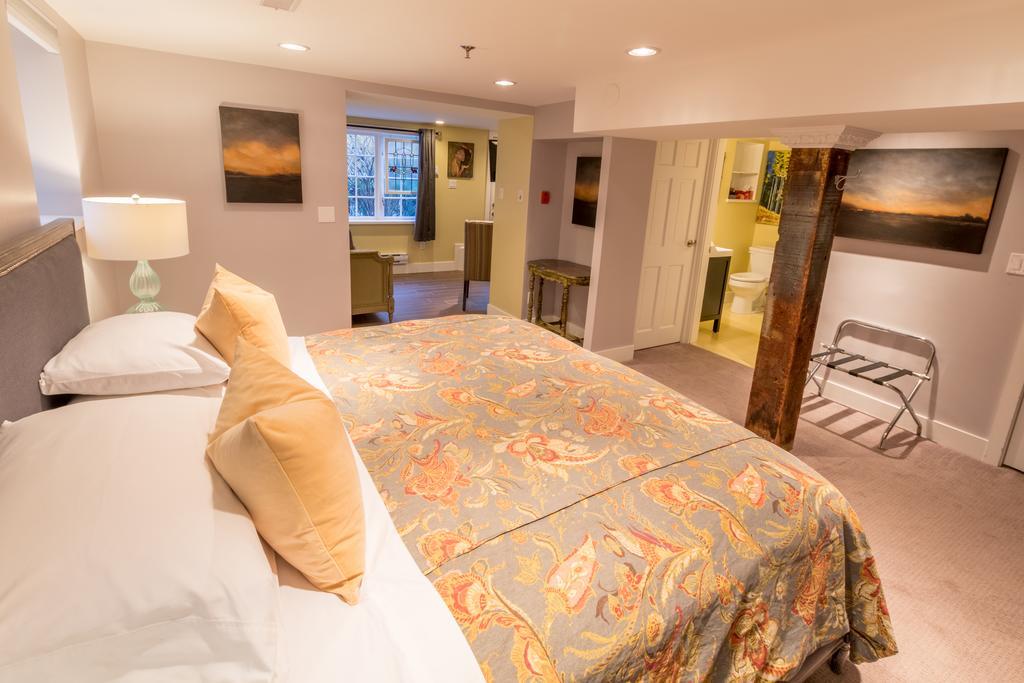 לאנגלי West End Guest House מראה חיצוני תמונה