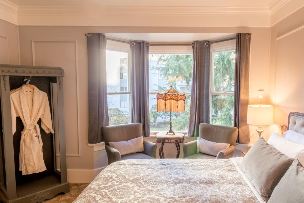 לאנגלי West End Guest House מראה חיצוני תמונה