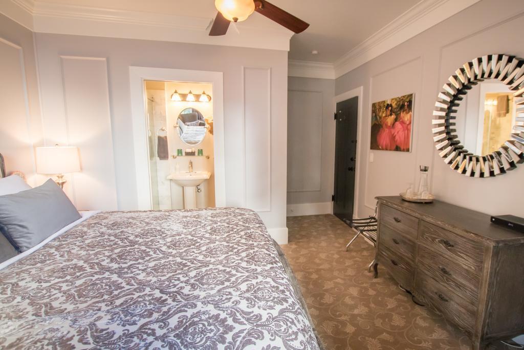 לאנגלי West End Guest House מראה חיצוני תמונה