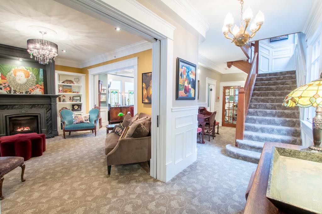 לאנגלי West End Guest House מראה חיצוני תמונה